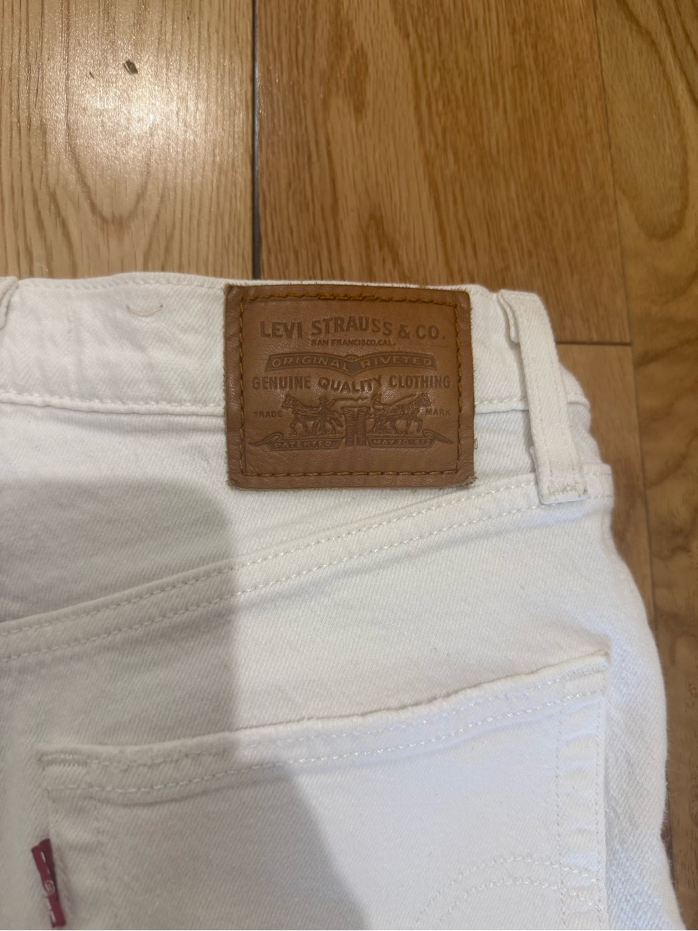 Levi's High Rise White Women’s Jeans size 27 Button Fly Closure - Picture 8 of 10